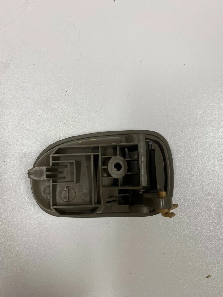 1993 - 1997 年马自达 626 左后内门把手 #A73 — 第 2/2 张图片