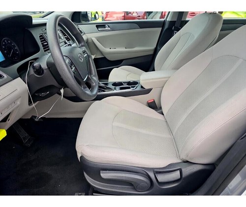 2017 Hyundai Sonata SE - Picture 7 of 12