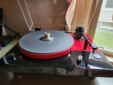Thorens TD-320 Turntable   Red  Black   Near Mint   New w/ Dust Cover   Tested