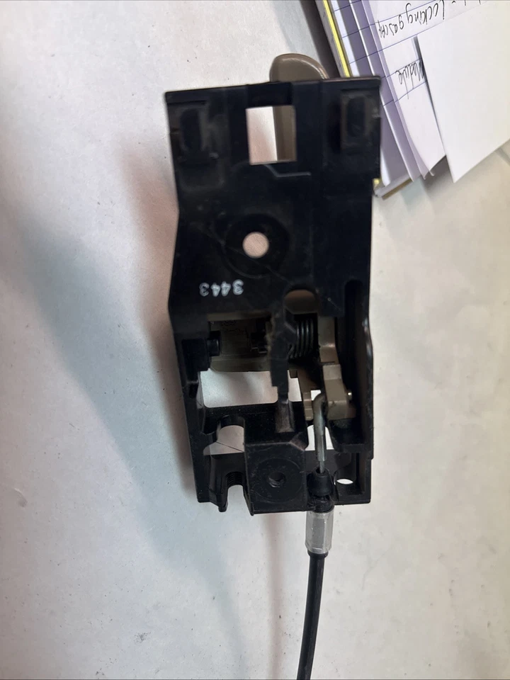 Toyota Tundra 2000-06 cabina de acceso trasero derecho pestillo superior inferior completo OEM Foto 3 de 4