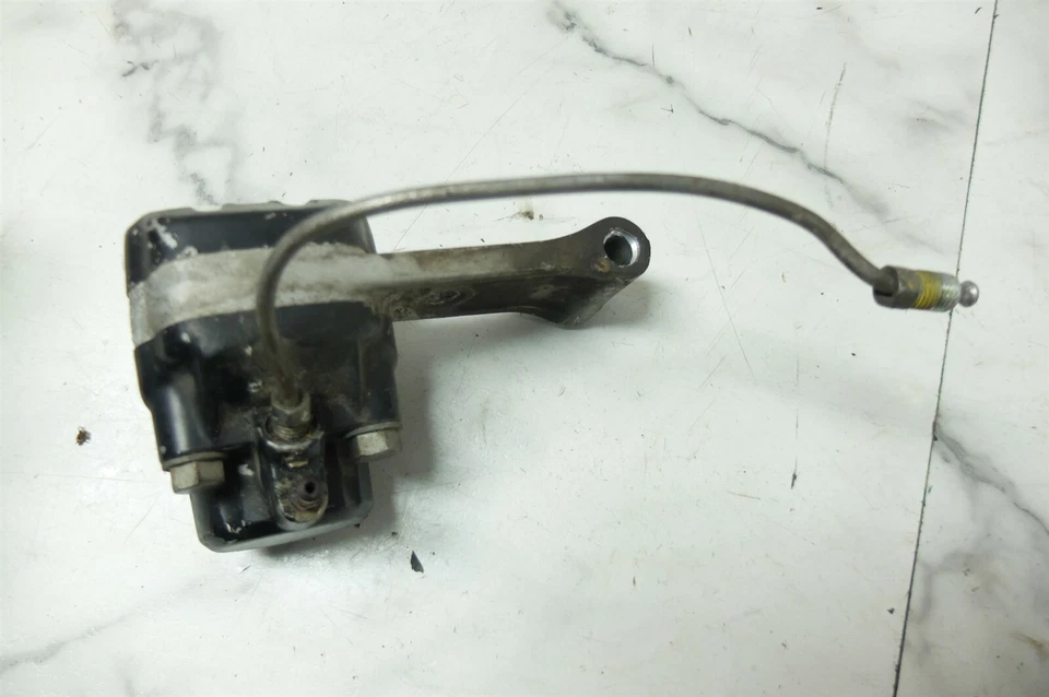 Pinza de freno delantera y soporte de montaje 75 Honda CB 750 Four CB750 F Super Sport Foto 3 de 4