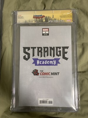 🗝️Strange Academy #1 NM Virgin B CGC 9.8 Peach Momoko