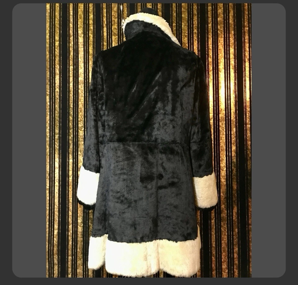 Vintage 1970s Mod Faux Fur Color Block Black Coat with Metal Toggles - Image 3 of 4