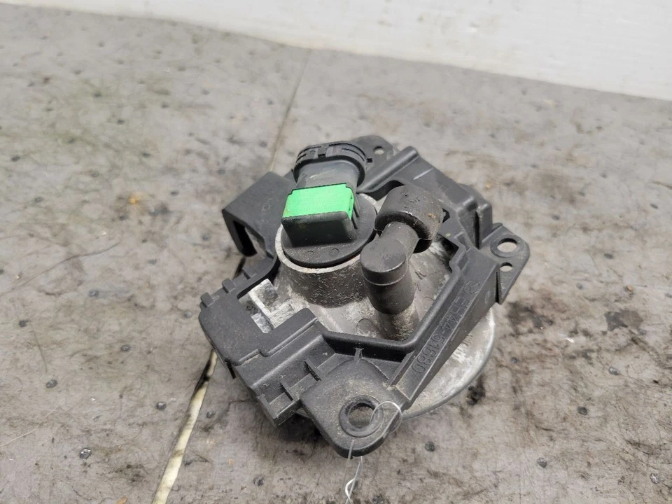 Passenger Corner/Park Light Fog-driving Fits 10-12 MAZDA CX-7 1632871 - Image 3 of 4