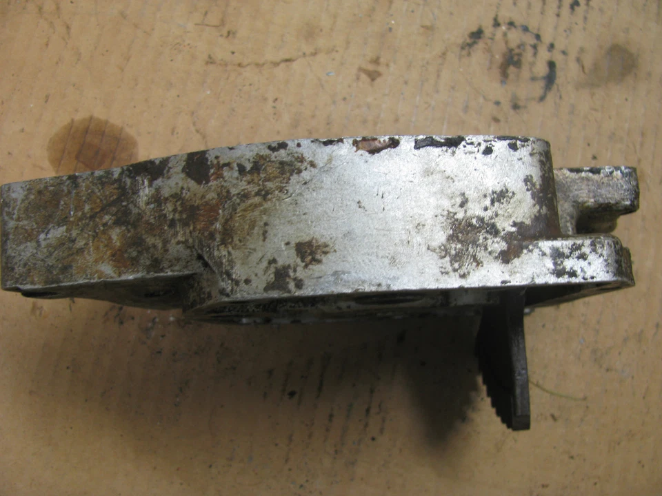 Cubierta interior de transmisión Triumph 650 Bonneville T120 TR6 Trophy Tiger 101817 Foto 2 de 4