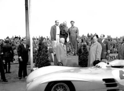 Karl Kling Juan Manuel Fangio And Hans Herrmann Old Motor Racing Photo
