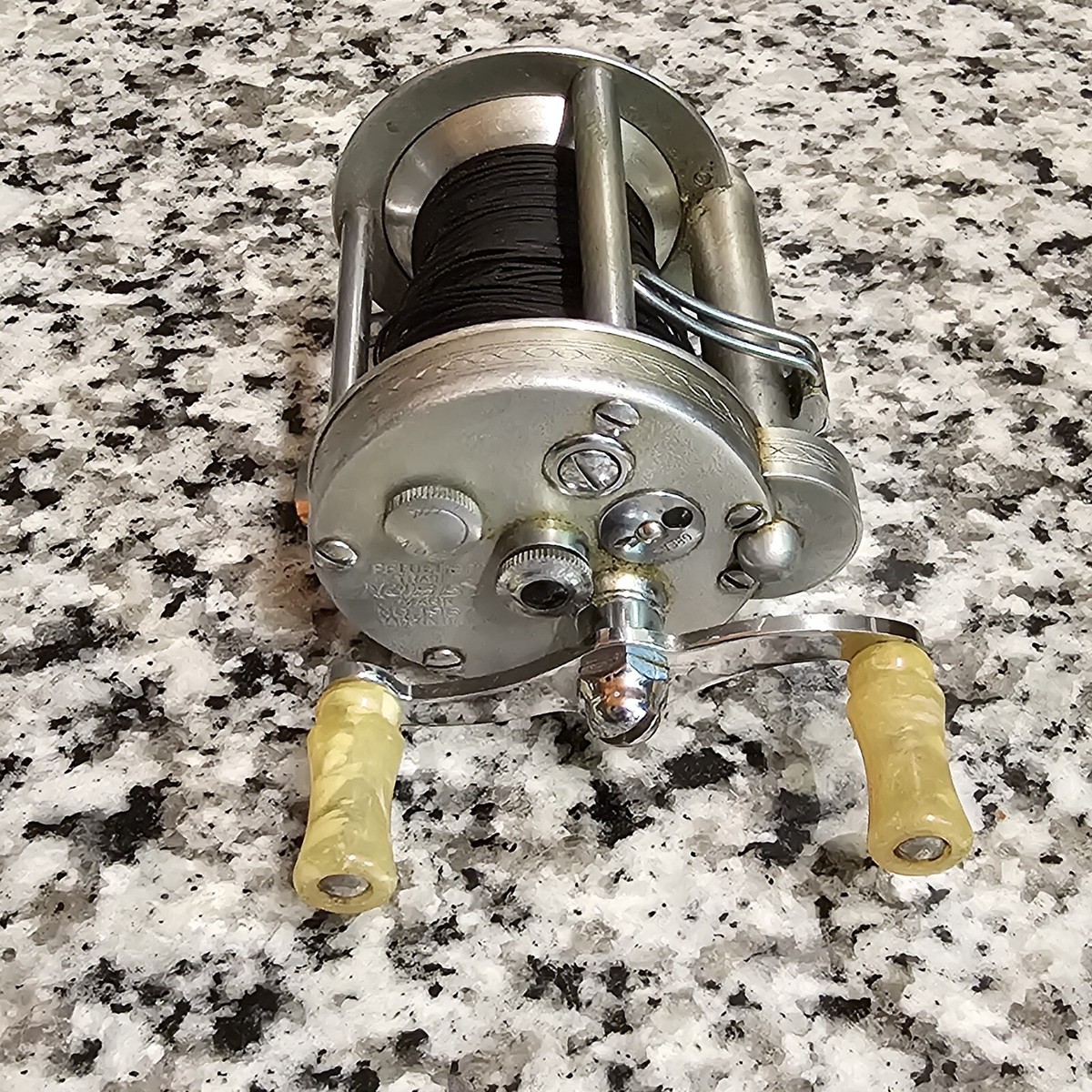 Casting Reel Pflueger Nobby 1963 Vintage Gray Pflueger Nobby 1963