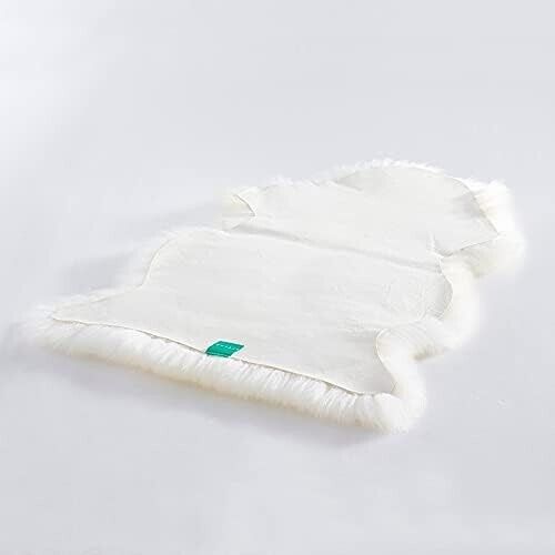 Cozy 2'x3' Plush Sheepkin Rug - Handmade Premium Wool Area Mat for Home Decor - Picture 4 of 10