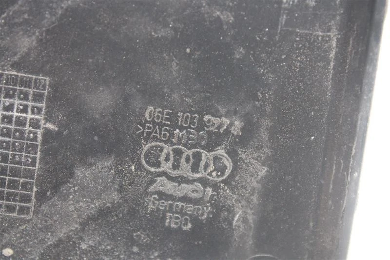 PLASTIC ENGINE COVER Audi Q7 2013 13 06E103927K 1271756 Foto 3 de 4