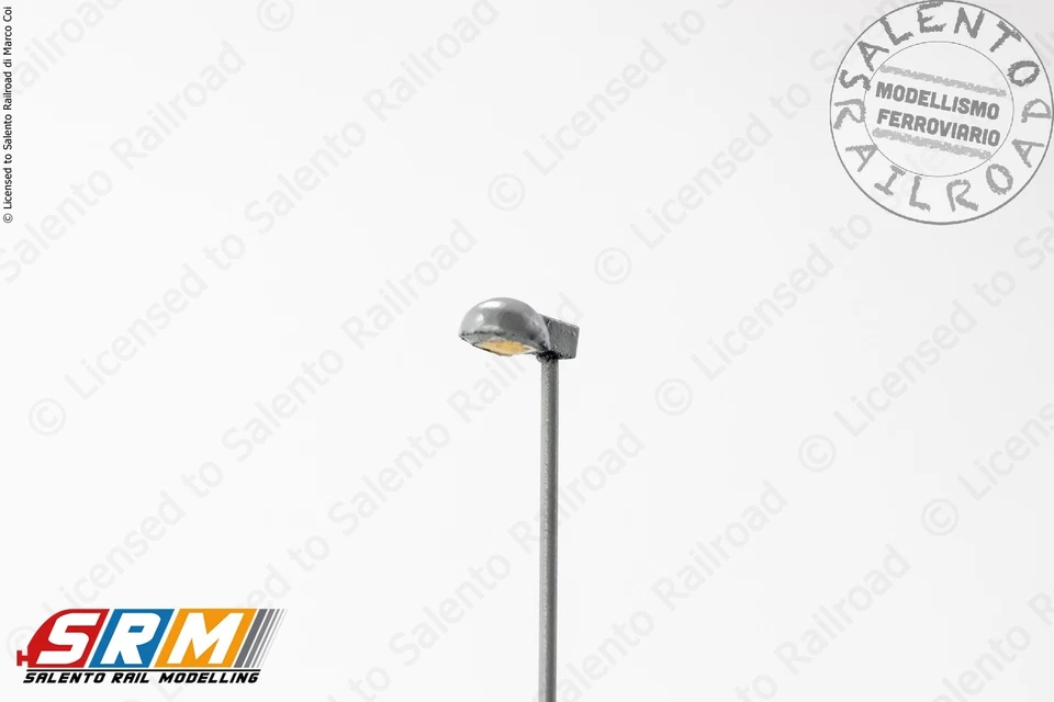 SRM 0702 - H0 1:87 - Lampione stazione / urbano verniciato grigio 12V DC - Immagine 2 di 3
