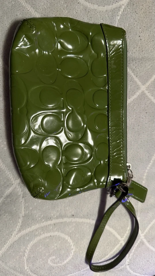 Coach Green Patent Leather Wristlet Clutch Bag - Image 2 of 3