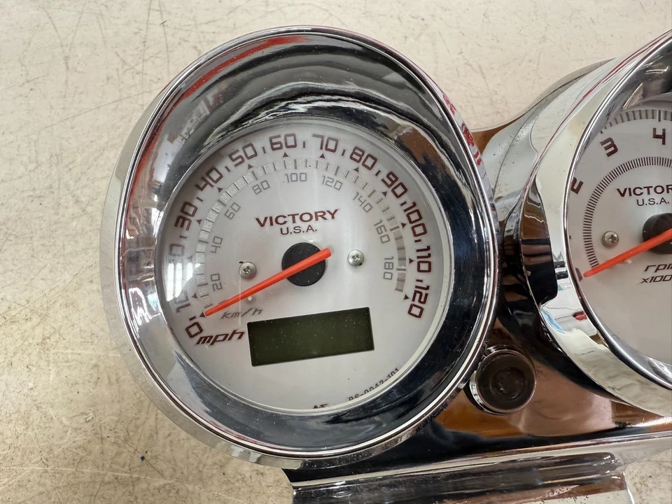 Velocímetro Victory Kingpin 2007 velocímetro velocímetro calibre 4.978 millas Foto 3 de 4