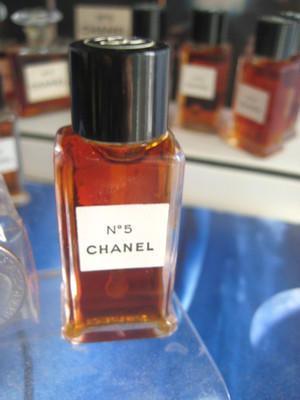  196/70s Vintage 0.25 oz **Dauber **PARFUM** Chanel No 5 perfume extrait