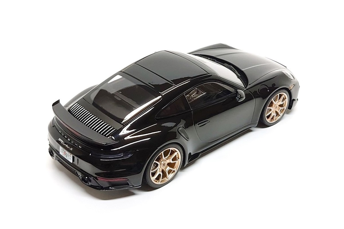 Minichamps 1:18 Porsche 911 Turbo S (992) Sport Design in