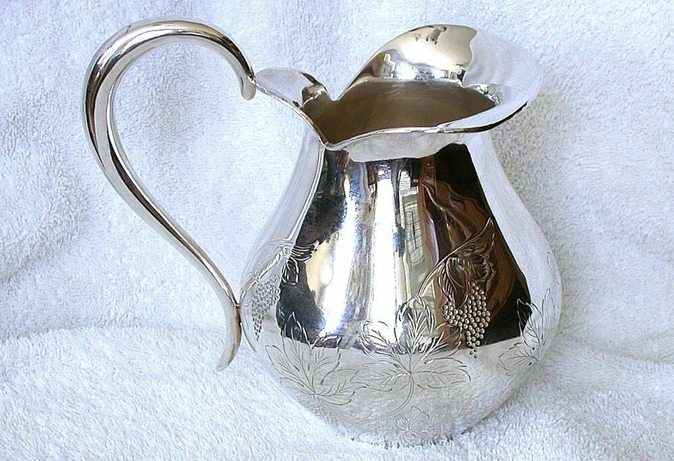 7 Inch Vintage Spanish PASGORCY Sterling Silver Pitcher Grape Vine Designs AS107 - Image 3 of 4
