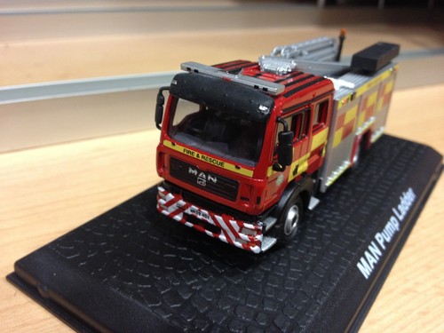 Oxford,Camion Bomberos MAN,Ref.4144110,escala 1:76 - Imagen 3 de 6