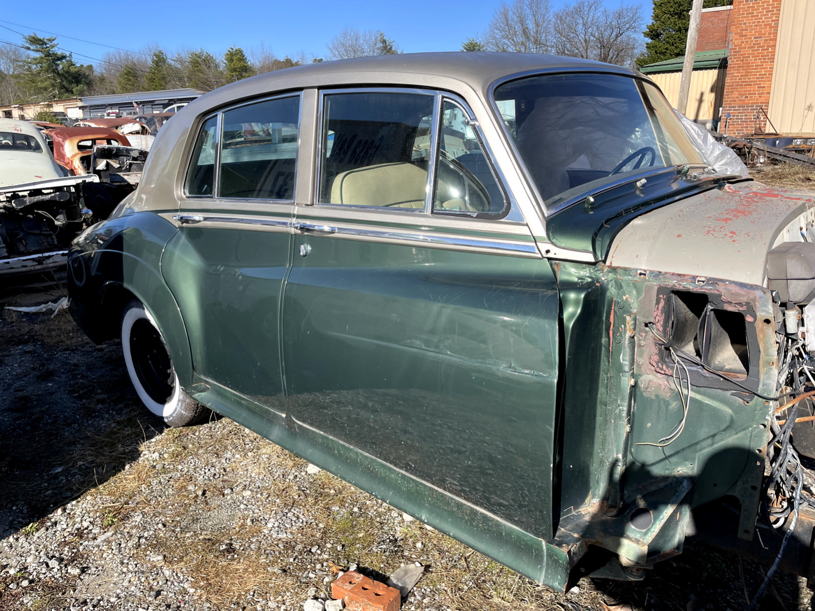 BENTLEY MK VI R TYPE HUBCAP. LARGEST 1946 TO 1954 ROLLS ROYCE INVENTORY ON EARTH