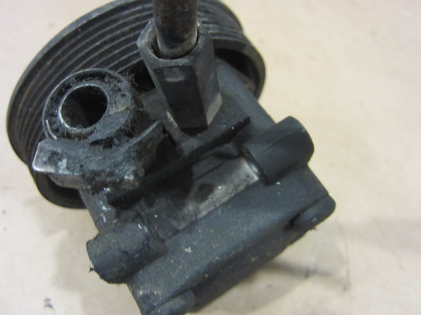 Maserati 4200  Power Steering Pump. Fire Damage.  Part# 187920