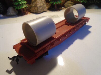 HO SCALE GREAT NORTHERN FLAT CAR WITH CULVET PIPE LOAD, EXCELLENT      5-187-1-5