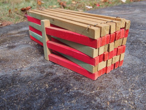 Vintage Christmas Wood Fence Putz Village Split Rail Green Red Folding 10.5 Ft. - Picture 9 of 9