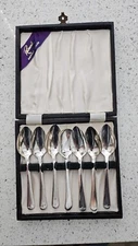 Raimonds Sheffield England Silver Plate Grapefruit Spoons in the Original Box 7