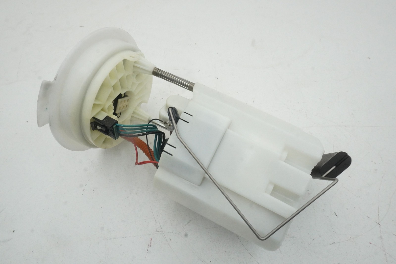 Gas Fuel Tank Pump Sender Assembly 16117339267 OEM BMW i8 2014-20