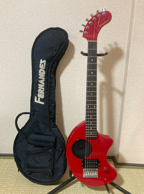 FERNANDES ZO-3 レッド FERNANDES ZO-3芸達者 CAR メイプル指板 ZO3ミニギター(フェルナンデス