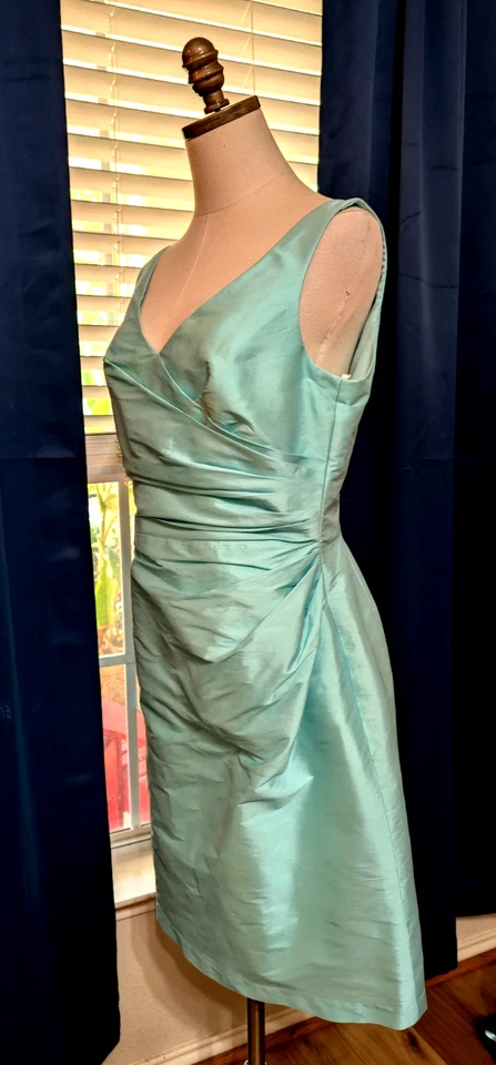 Vestido de cóctel Alfred Sung para mujer talla 10 verde menta cuello en V sin mangas satinado Foto 3 de 4