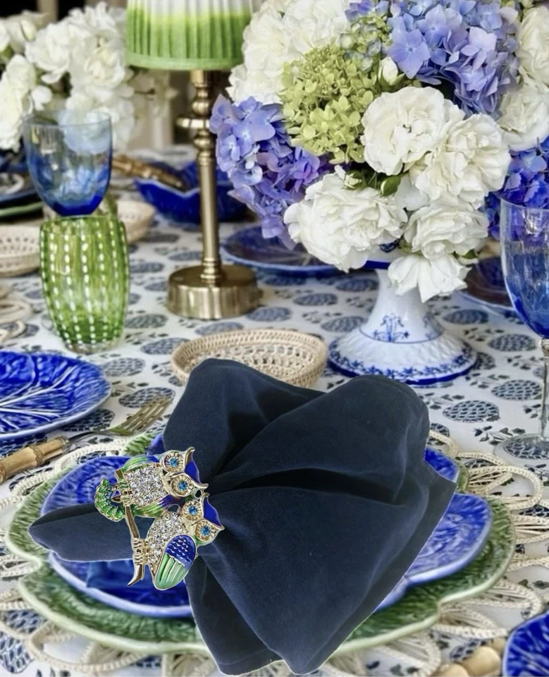 VTG 4 Blue Velvet Dinner Napkins Set COTTON FABRIC .94 Yard 17x17 Stitched - Image 2 of 4