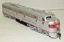 Rapido Trains - HO - Burlington (CB&Q) EMD E8A #9942A w/DCC + Sound NEW