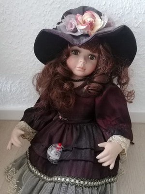 Haunted Doll Hexe  