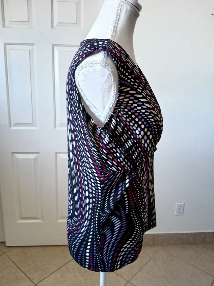 JTB Sleeveless Blouse Tank Top Medium V-neck Shiny Floral Ties In Back Y2K 90’s - Image 2 of 4