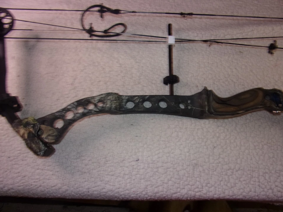 Diamond Archery By BowTech Single Cam Bow - Image 4 of 4