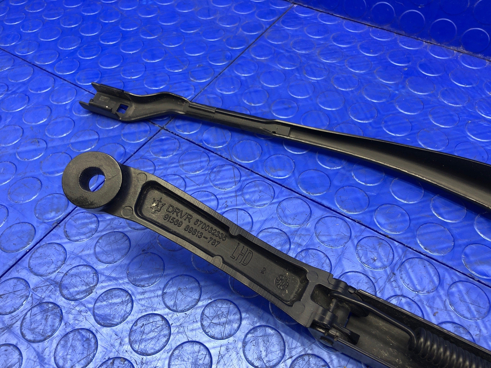 2017-2022 MASERATI LEVANTE OEM FRONT RIGHT LEFT WINDSHIELD WIPER ARM