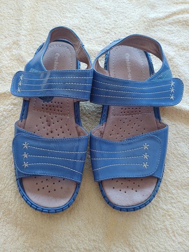 Cushion Walk Sandals Size 7 Unworn