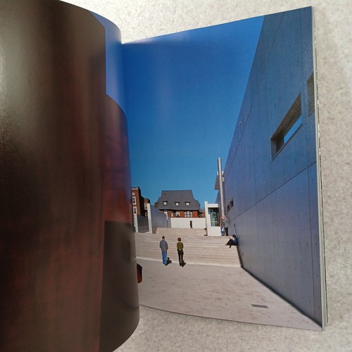 a+u:Tadao Ando:Inside OUtside: Architecture and urbanism 2002 - Picture 10 of 24