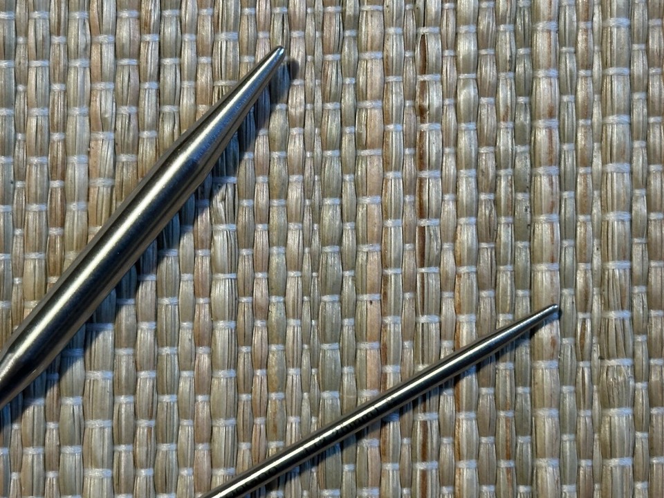 HiyaHiya 12 Inch Sharp Stainless Steel Circular Knitting Needles - US 2.5 / 3mm Size