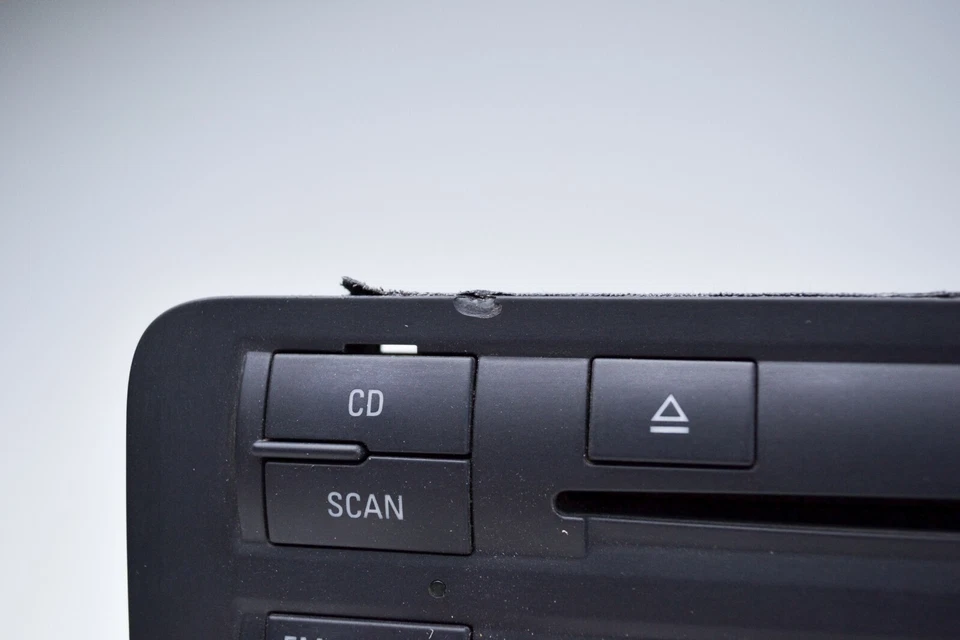 Audi A3 8P 2.0 TDi Autoradio Symphony 8P0035195 ohne Code - Bild 4 von 4