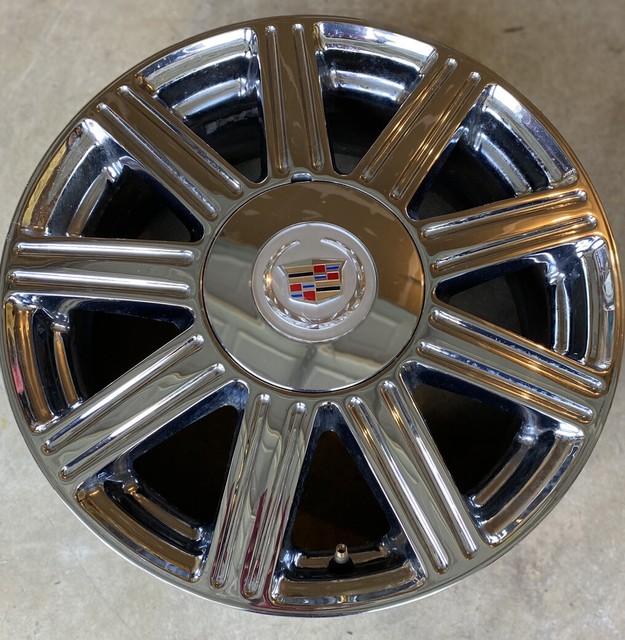 Cadillac Chrome 17” Wheel 20062009 DTS eBay