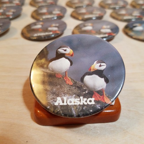 Vintage Puffin Bird Alaska Button Pin by Alaskapades - Swanky Barn - Picture 2 of 12