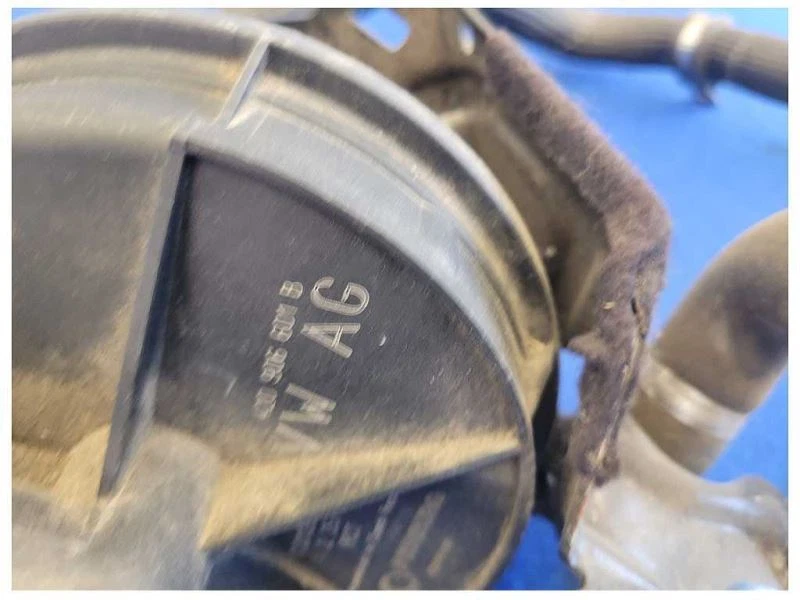 Audi R8 V10 2014 cupé bomba de inyección de aire manguera 2136 Foto 3 de 4