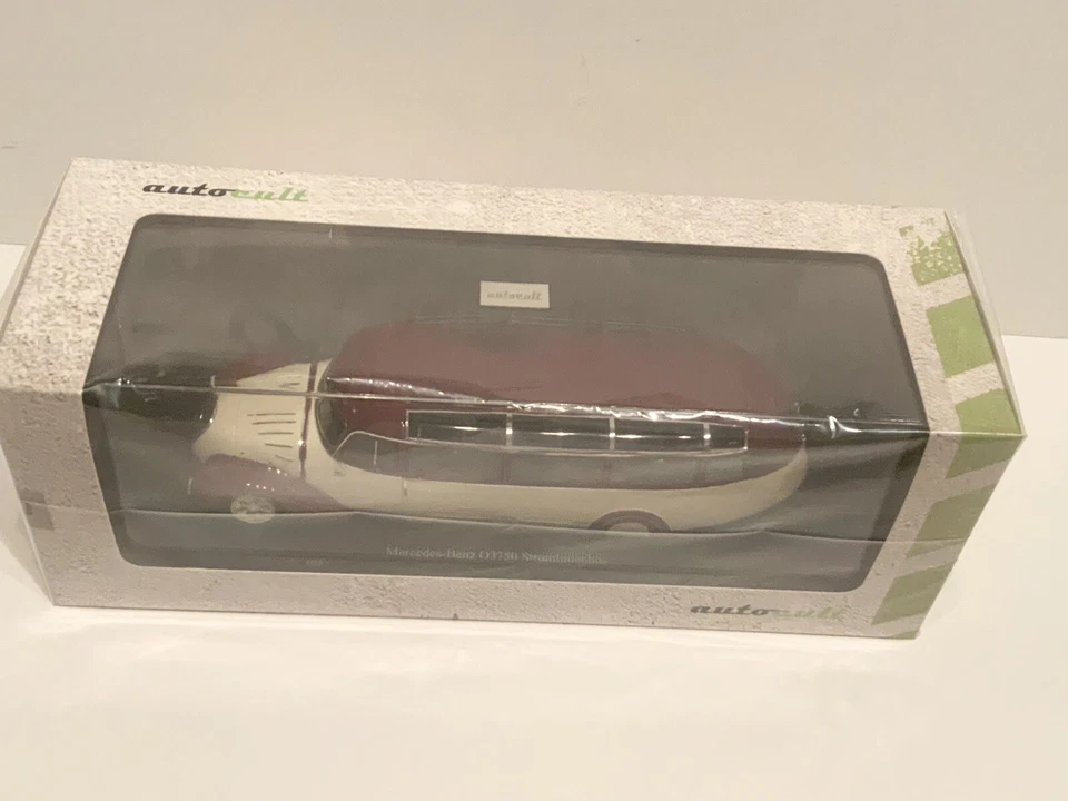 1/43 Autocult Mercedes Benz O.3750 Streamline bus - Image 2 of 4