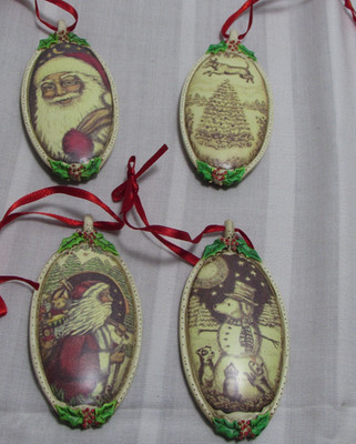 4 Moosup Valley-Rachel Badeau Santa Double Sided Etched Christmas Ornaments