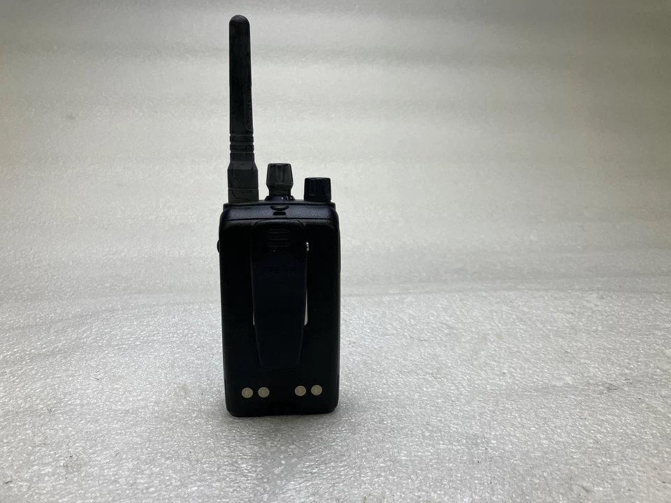 Motorola Mag One BPR-40 UHF Portable Analog Radio USED & FUNCTIONAL - Image 3 of 4
