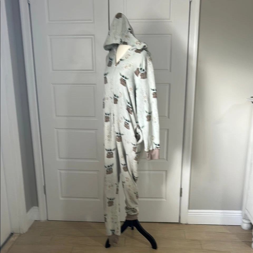 Pijama de una pieza con capucha para adultos Star Wars Mandalorian Grogu Baby Yoda Foto 3 de 4