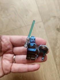 LEGO Star Wars Aayla Secura Twi'lek Minifigure 75182 w Lightsaber Mini Fig Euc