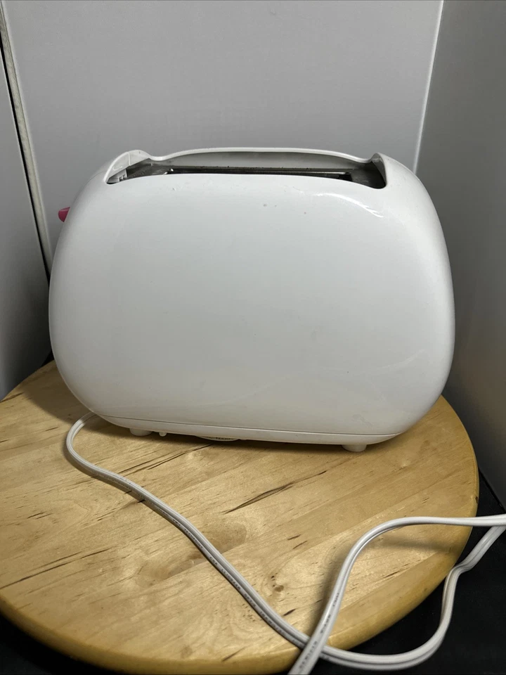 Sanrio Hello Kitty 2-Slice Wide Slot Bread Bagel Toaster KT5211 White & Pink - Image 4 of 4