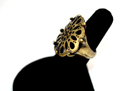 Vintage Gold Tone Ring Size 6.5 with a floral cut out Design