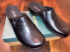 NEW CLARKS Ladies Size 6.5 Slip on Black Flamingo