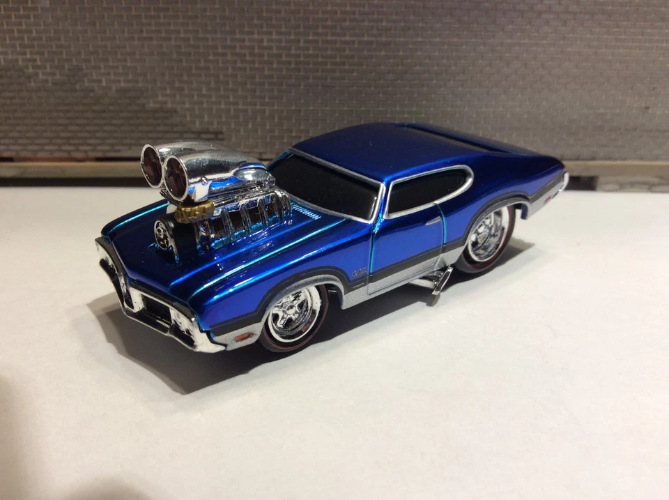 THE ORIGINAL MUSCLE MACHINES  1970 OLDS 442 1:64 DIECAST  70 OLDSMOBILE 442  - Image 4 of 4